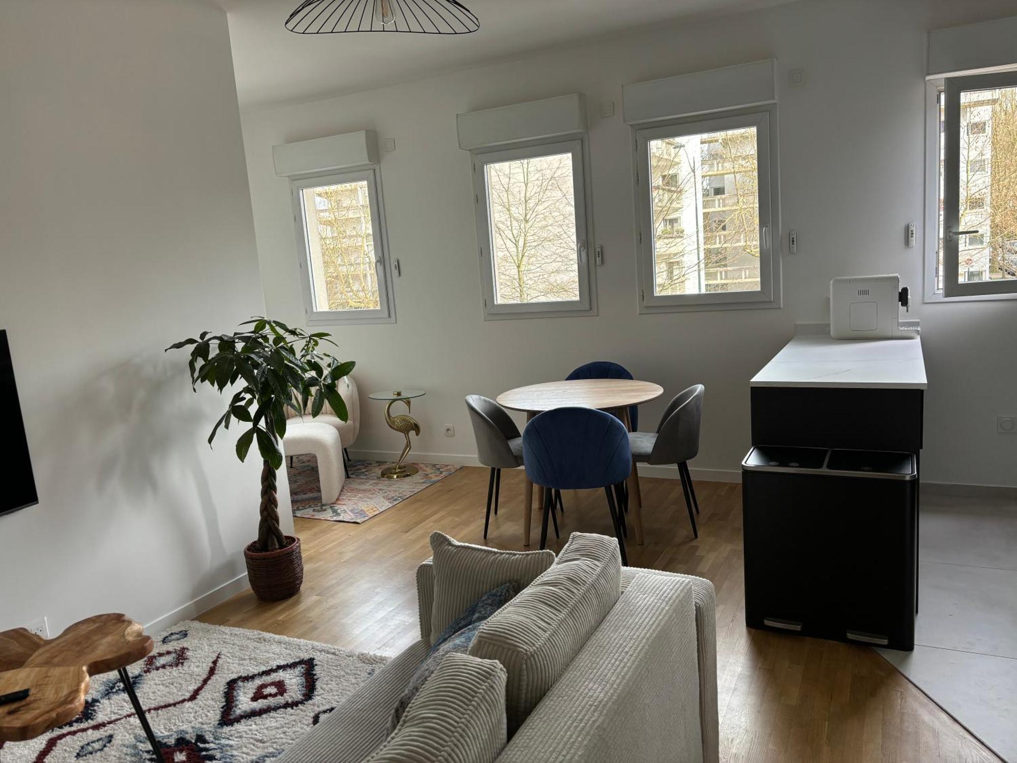 Le Boudoir - 2 Pieces Et Parking Apartment Le Plessis-Robinson Exterior foto