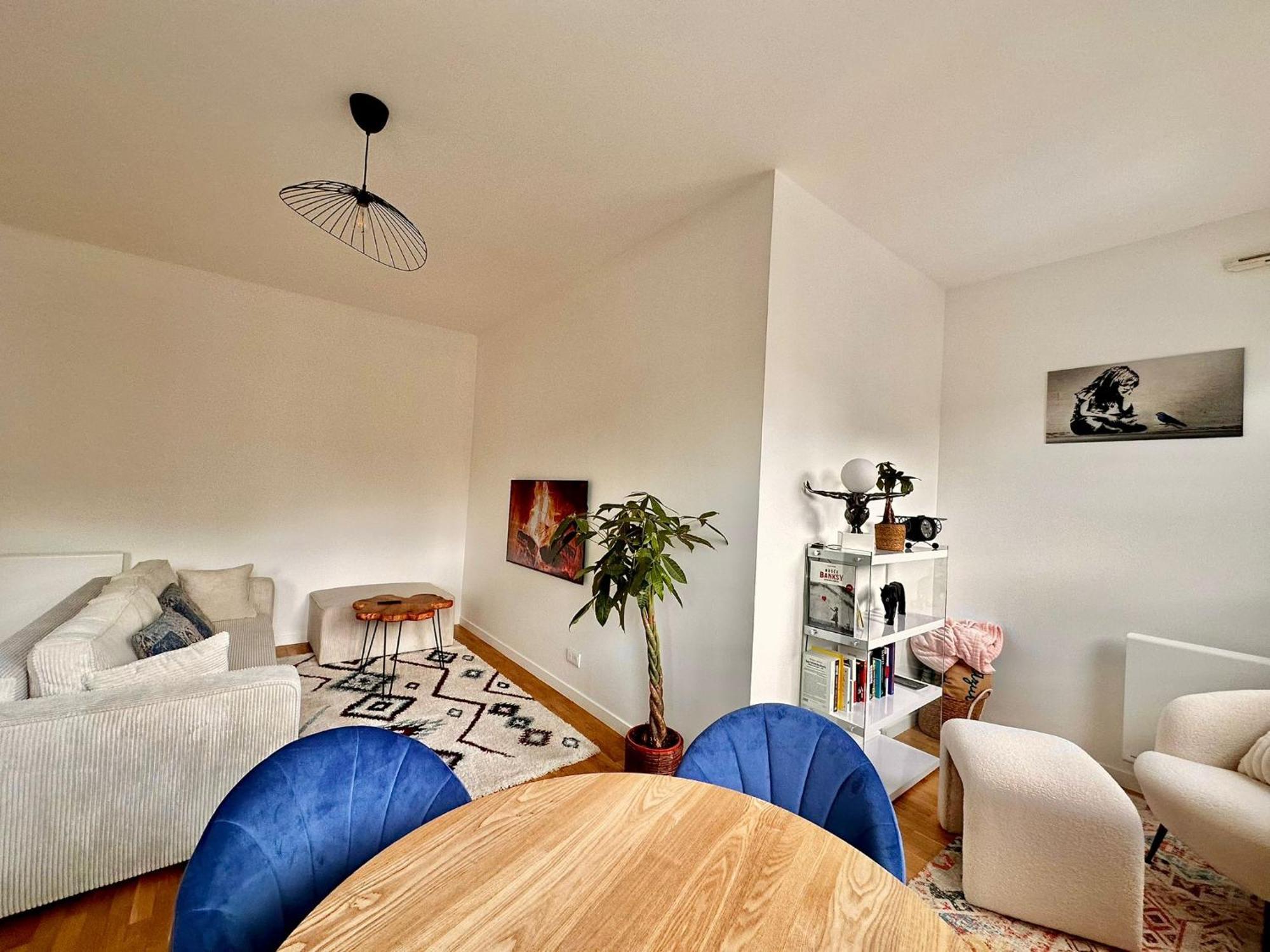 Le Boudoir - 2 Pieces Et Parking Apartment Le Plessis-Robinson Exterior foto